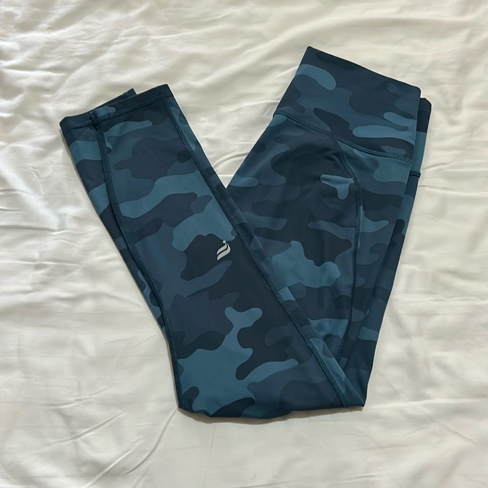 Navy blue camo Fabletics leggings